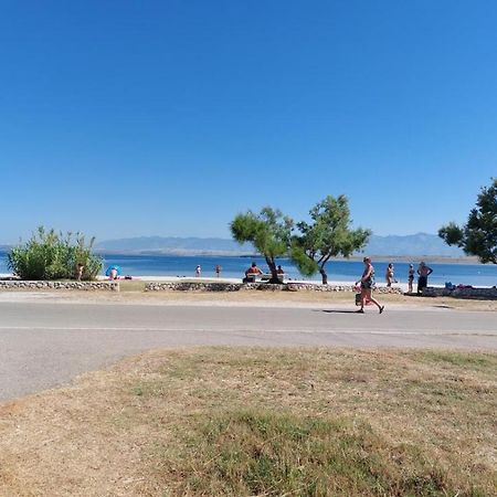 Blue Sea Vir Apartments Bagian luar foto