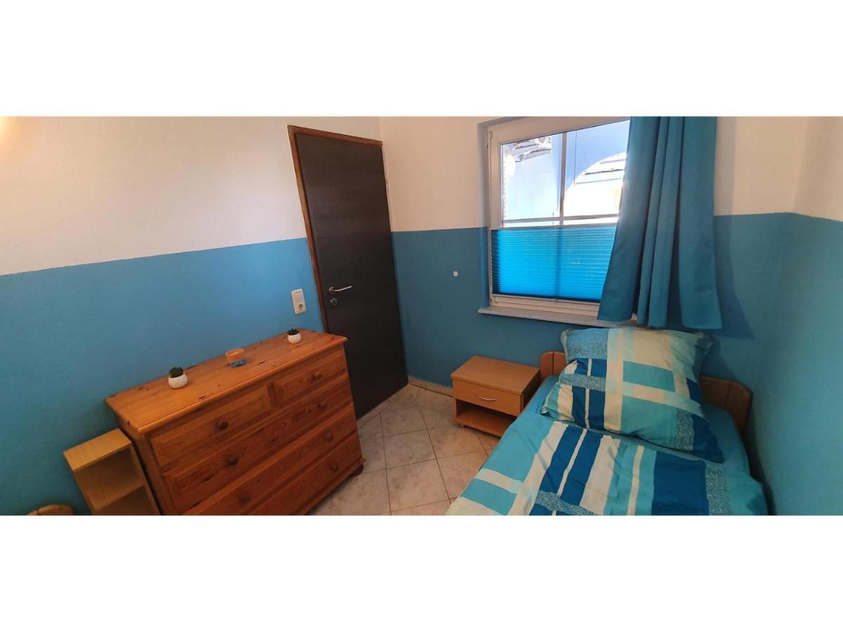 Blue Sea Vir Apartments Bagian luar foto