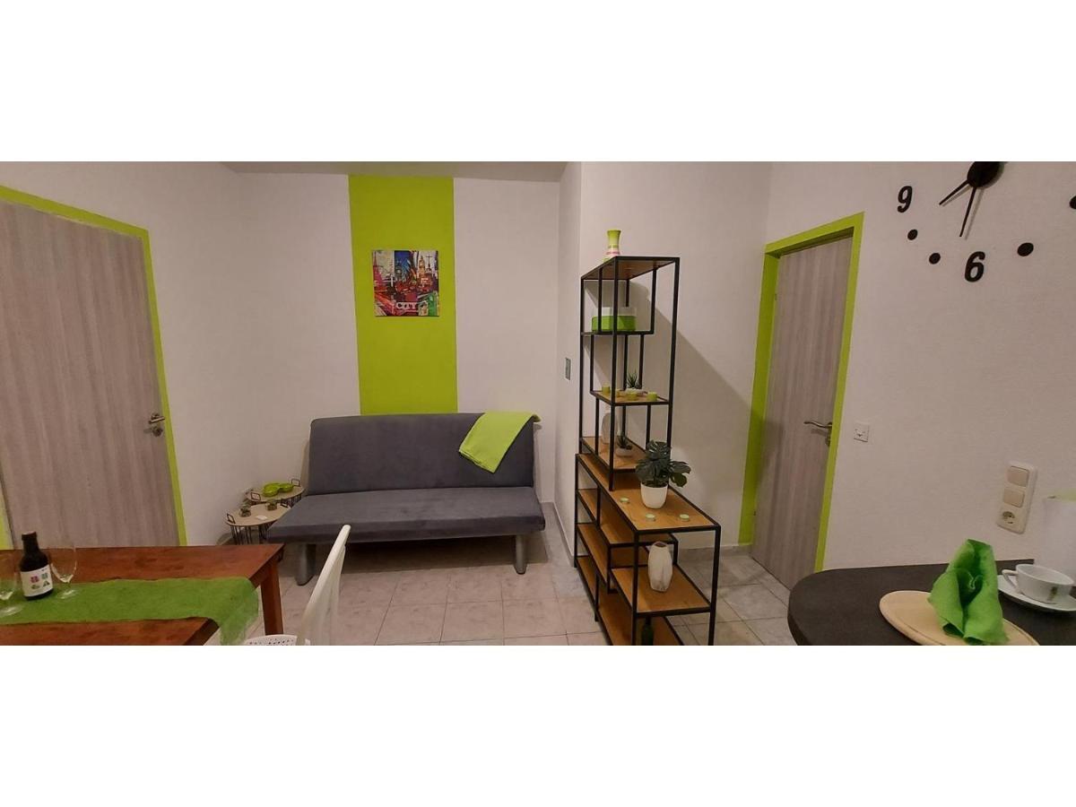 Blue Sea Vir Apartments Bagian luar foto