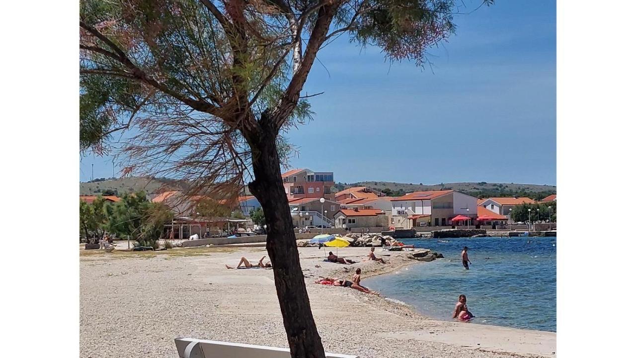 Blue Sea Vir Apartments Bagian luar foto